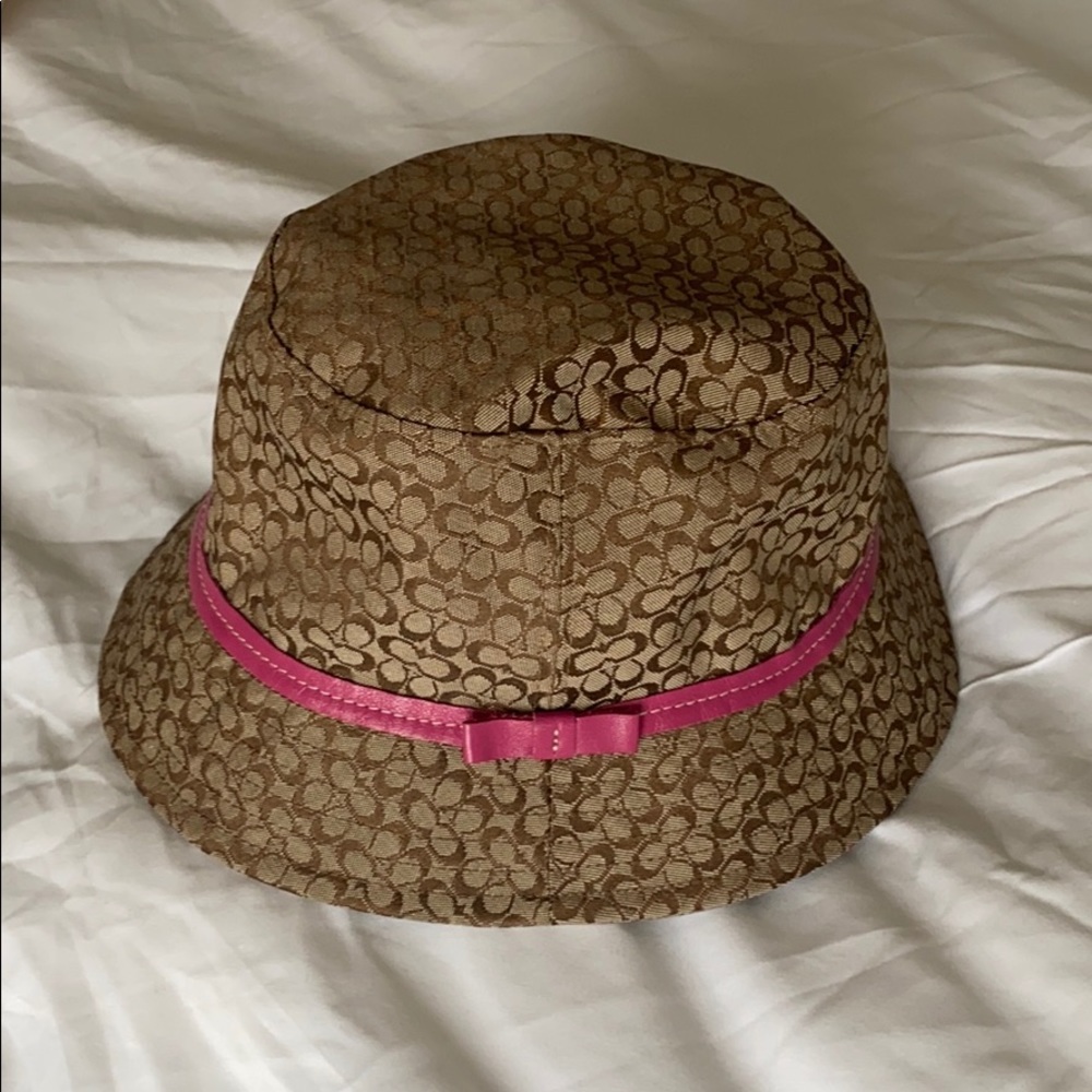COACH BUCKET HAT!!!